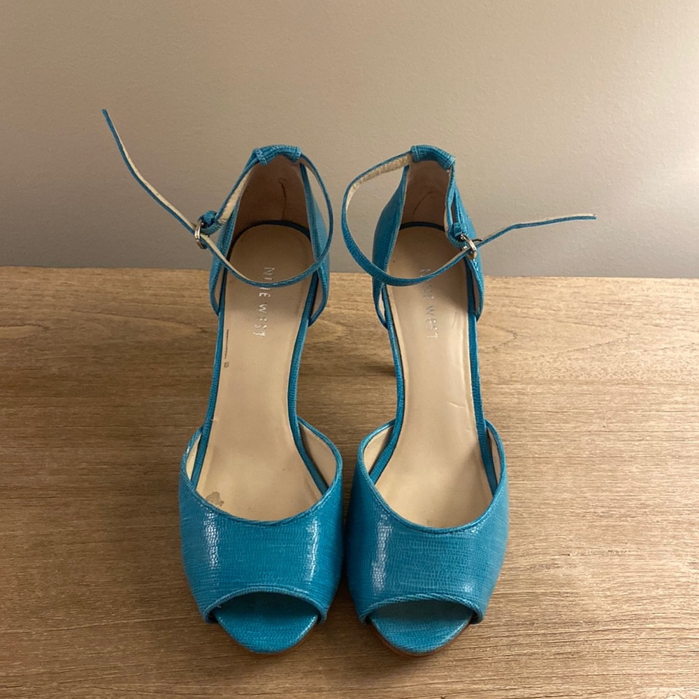 Nine West turquoise heels. Size 7.